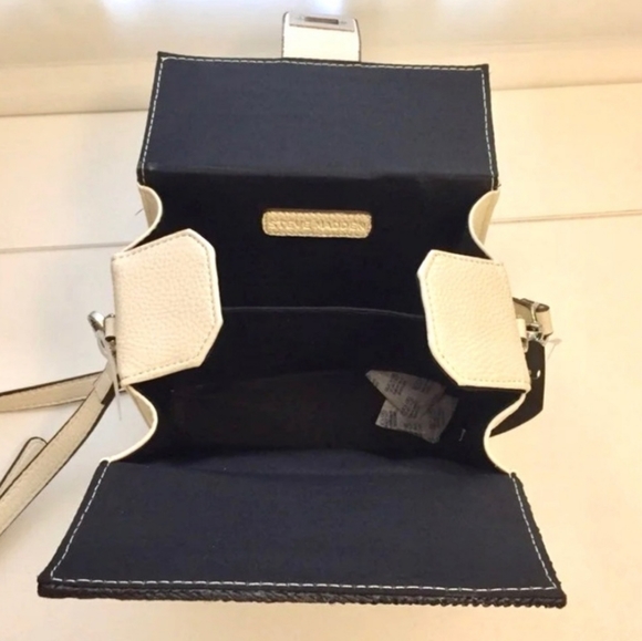 😺STEVE MADDEN BBOXY Crossbody in Black & Cream purse bag - Picture 7 of 15